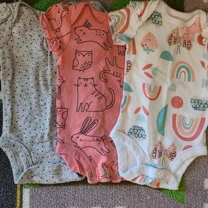 Newborn bodysuit set
